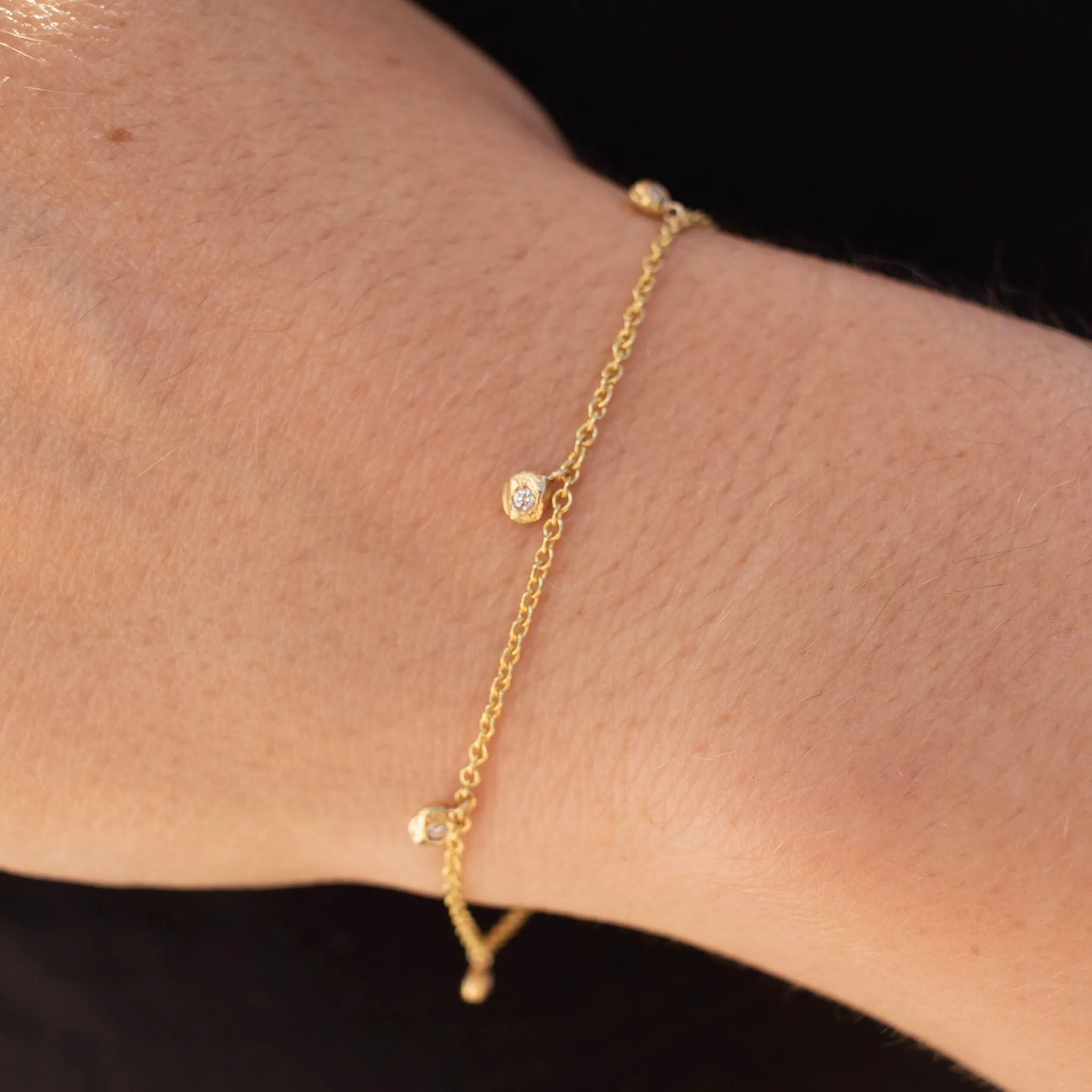 18K 5 Diamond Dot Bracelet