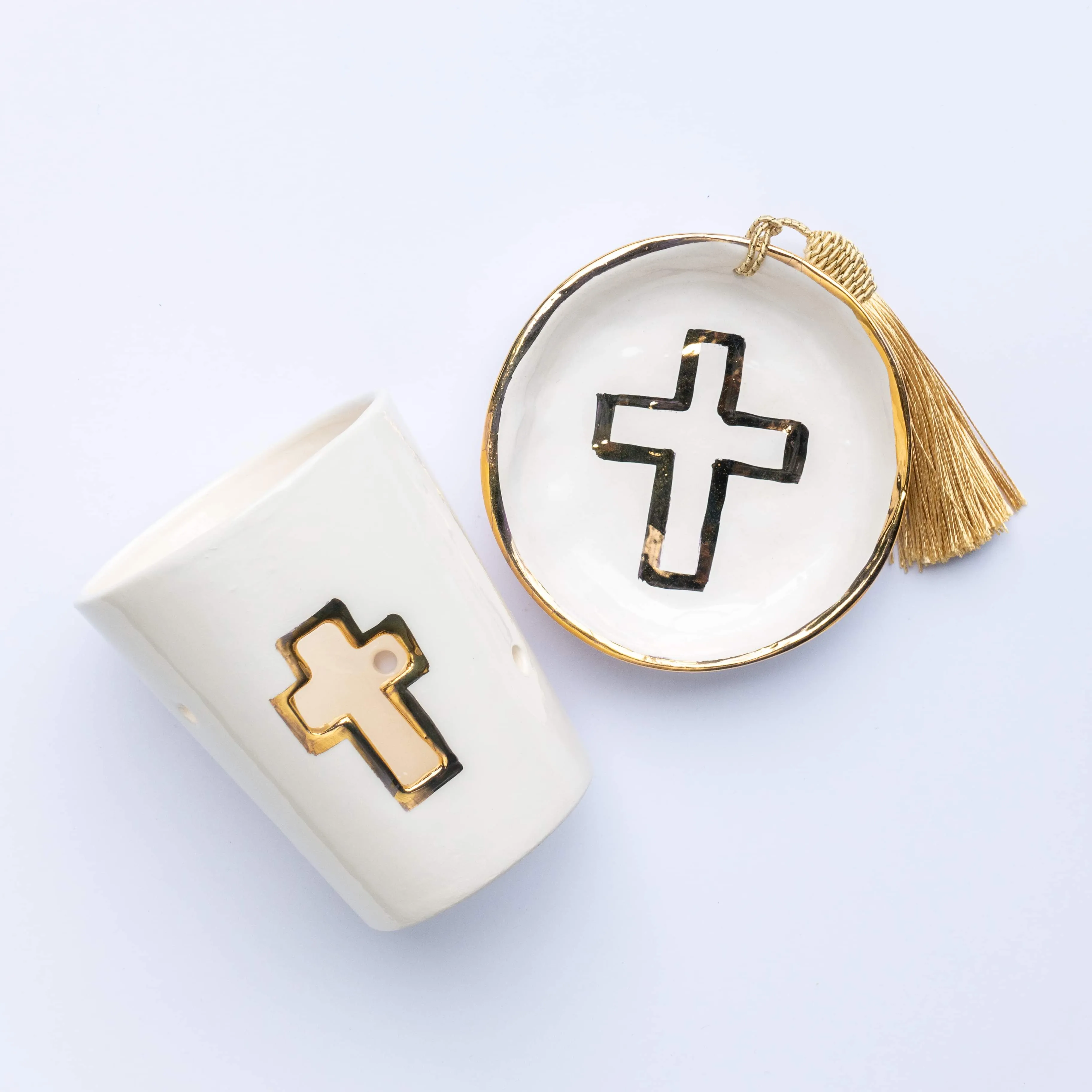 Ceramic tealight gold cross design ivory white