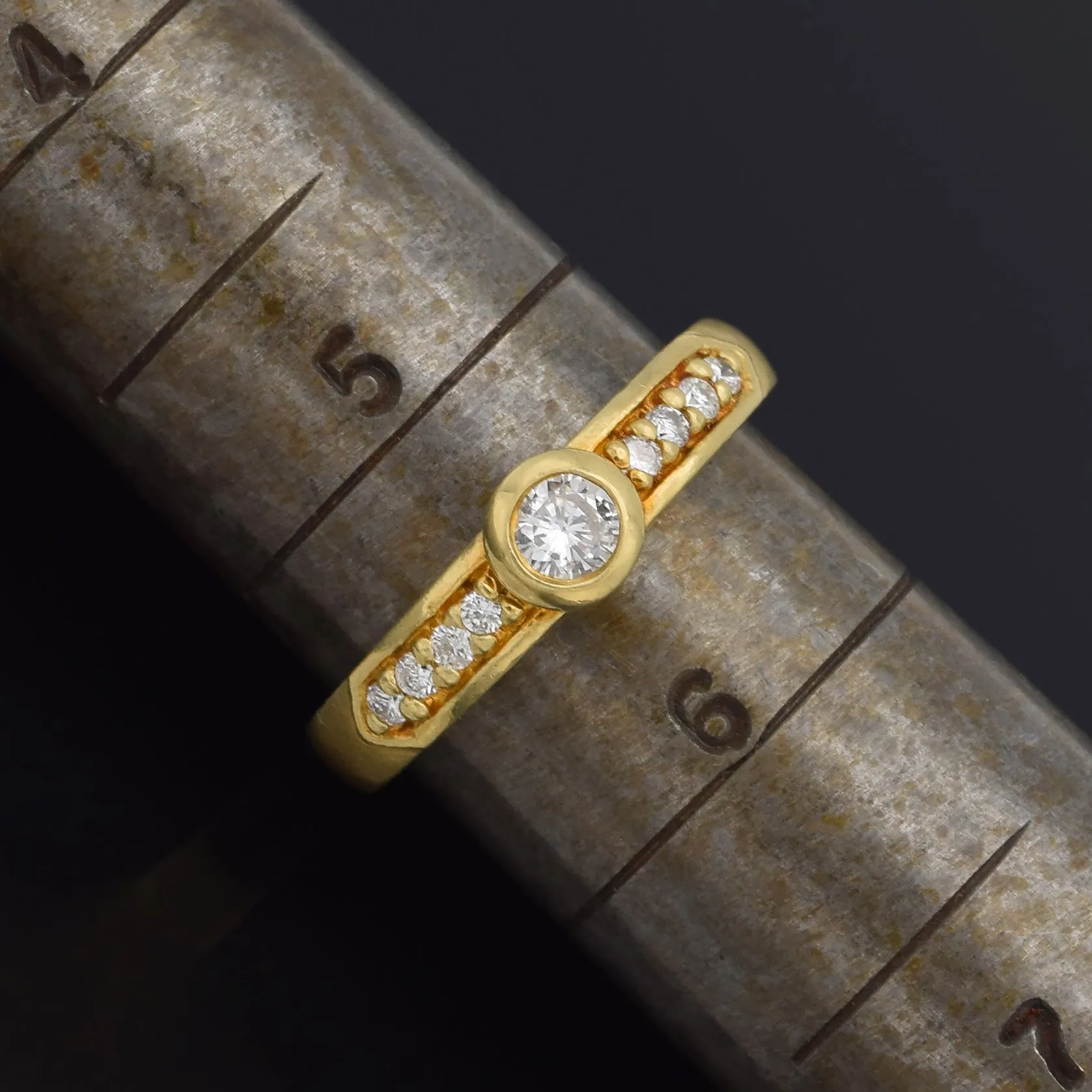 Estate 18K Yellow Gold 0.33 TCW Diamond Band Ring